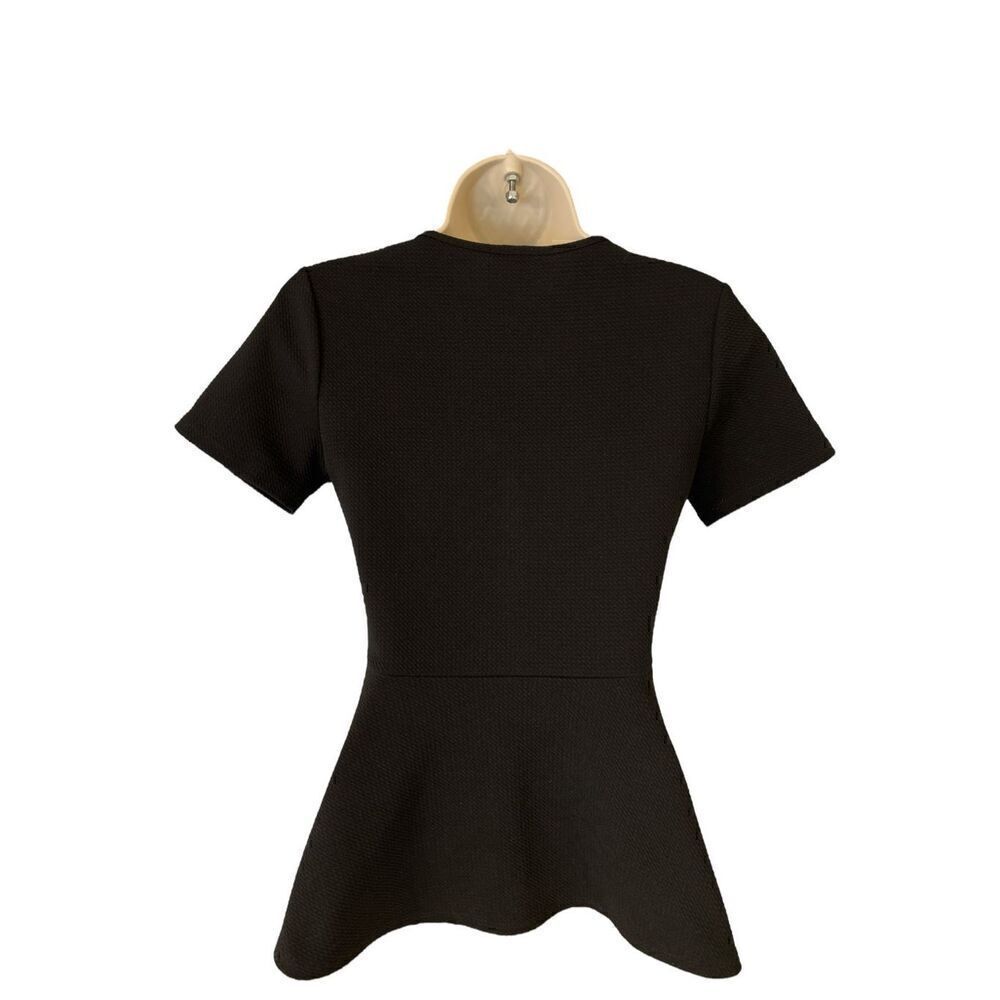 Caution to the Wind Womens Black Short Sleeve Peplum Blouse Size Small - Picture 4 of 6